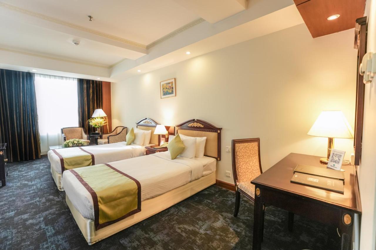 Hotel Sarina Дака Екстериор снимка