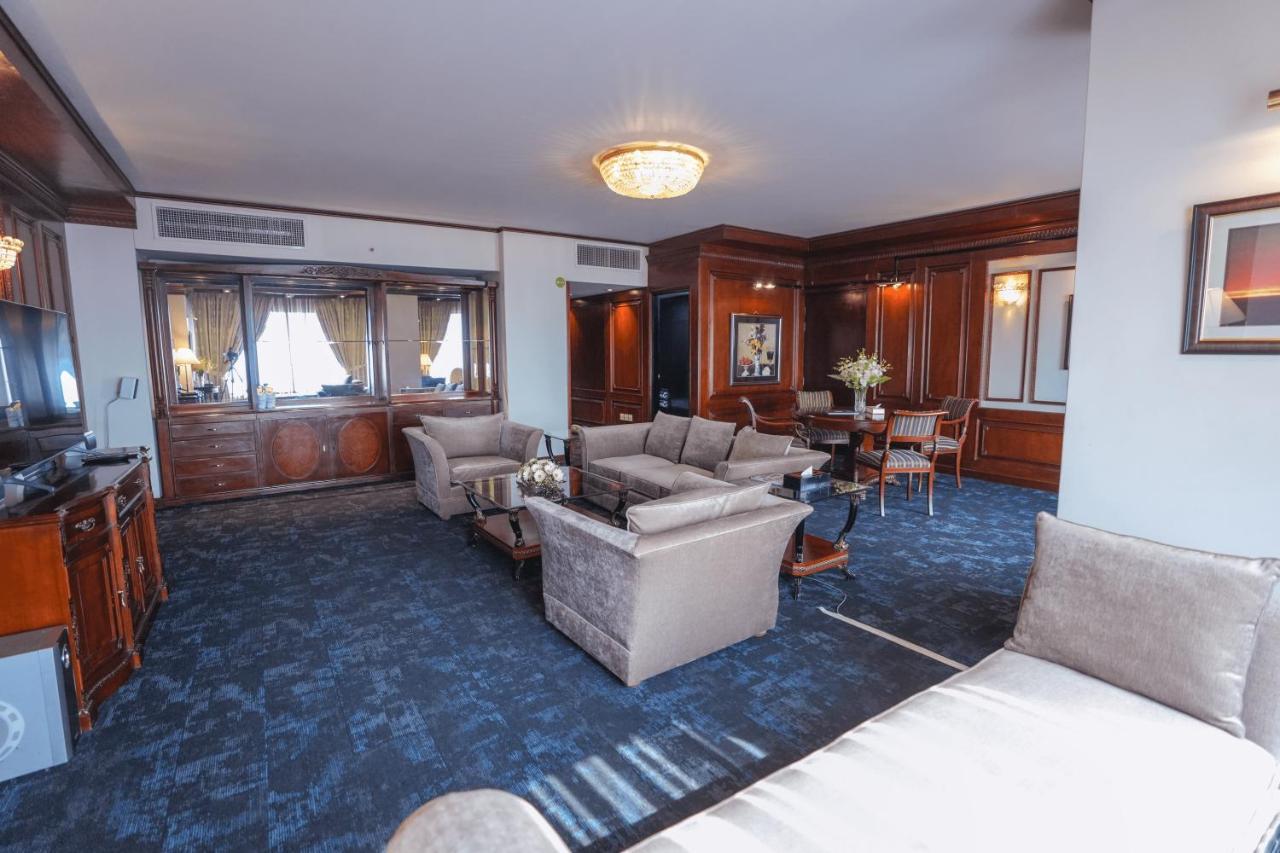 Hotel Sarina Дака Екстериор снимка