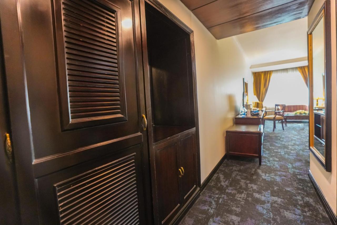 Hotel Sarina Дака Екстериор снимка