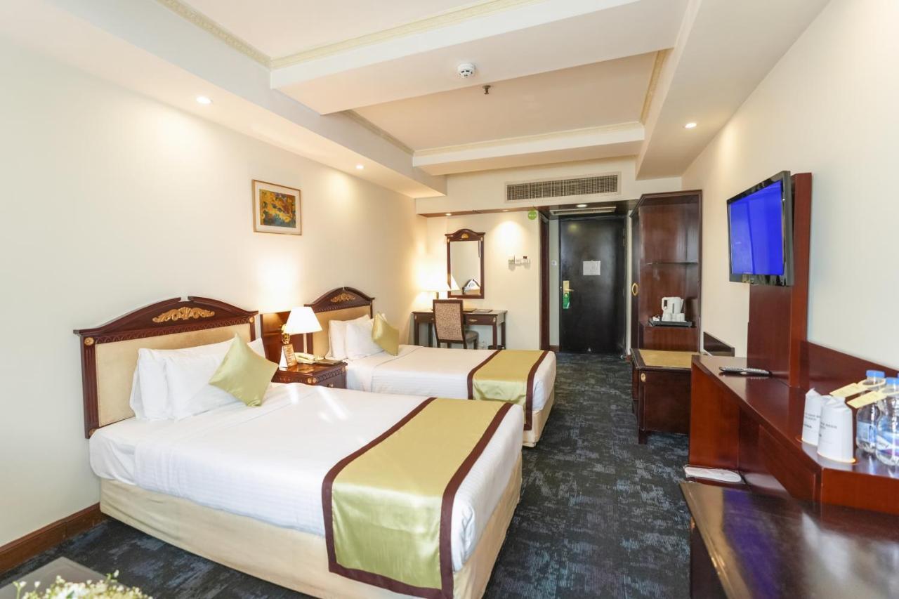 Hotel Sarina Дака Екстериор снимка
