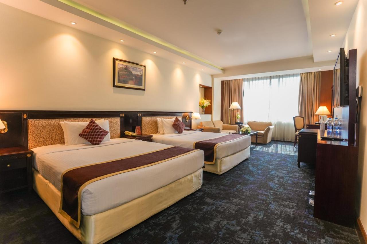 Hotel Sarina Дака Екстериор снимка