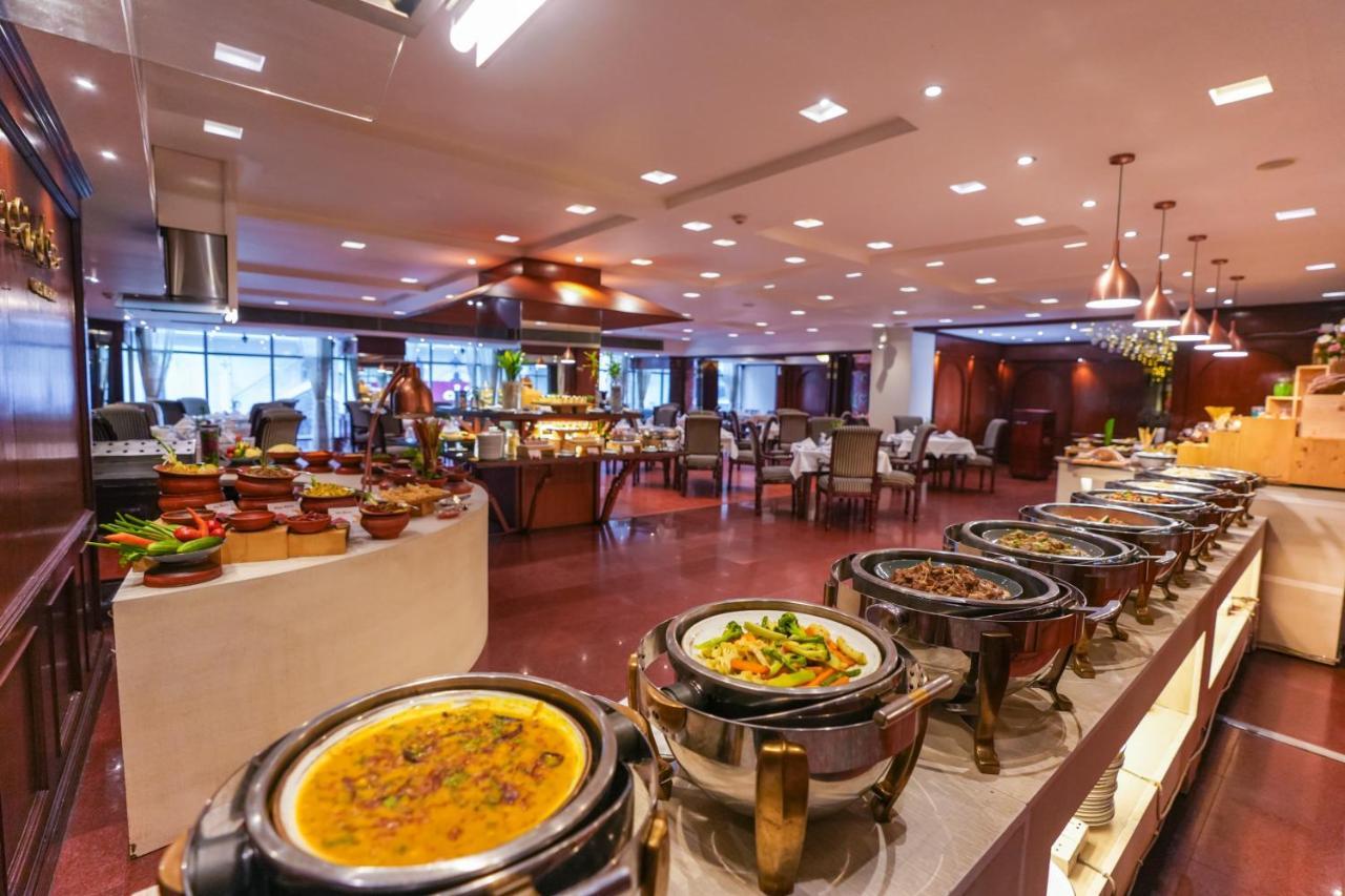 Hotel Sarina Дака Екстериор снимка
