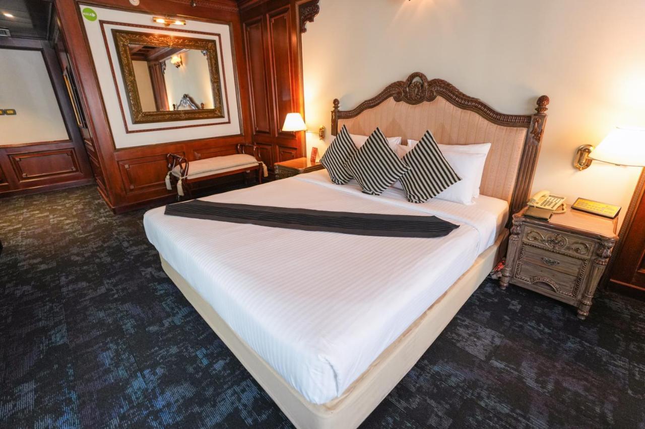 Hotel Sarina Дака Екстериор снимка