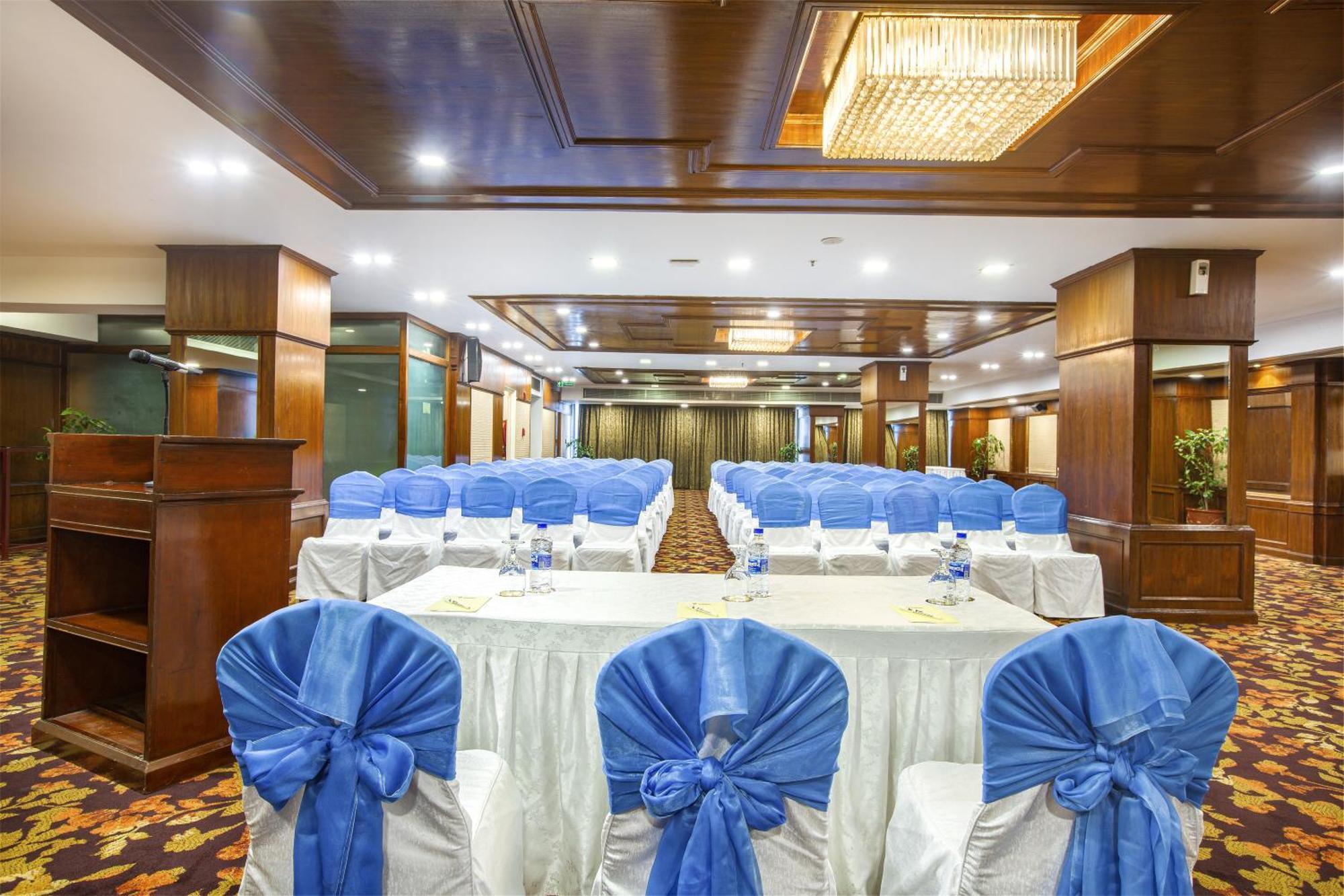 Hotel Sarina Дака Екстериор снимка