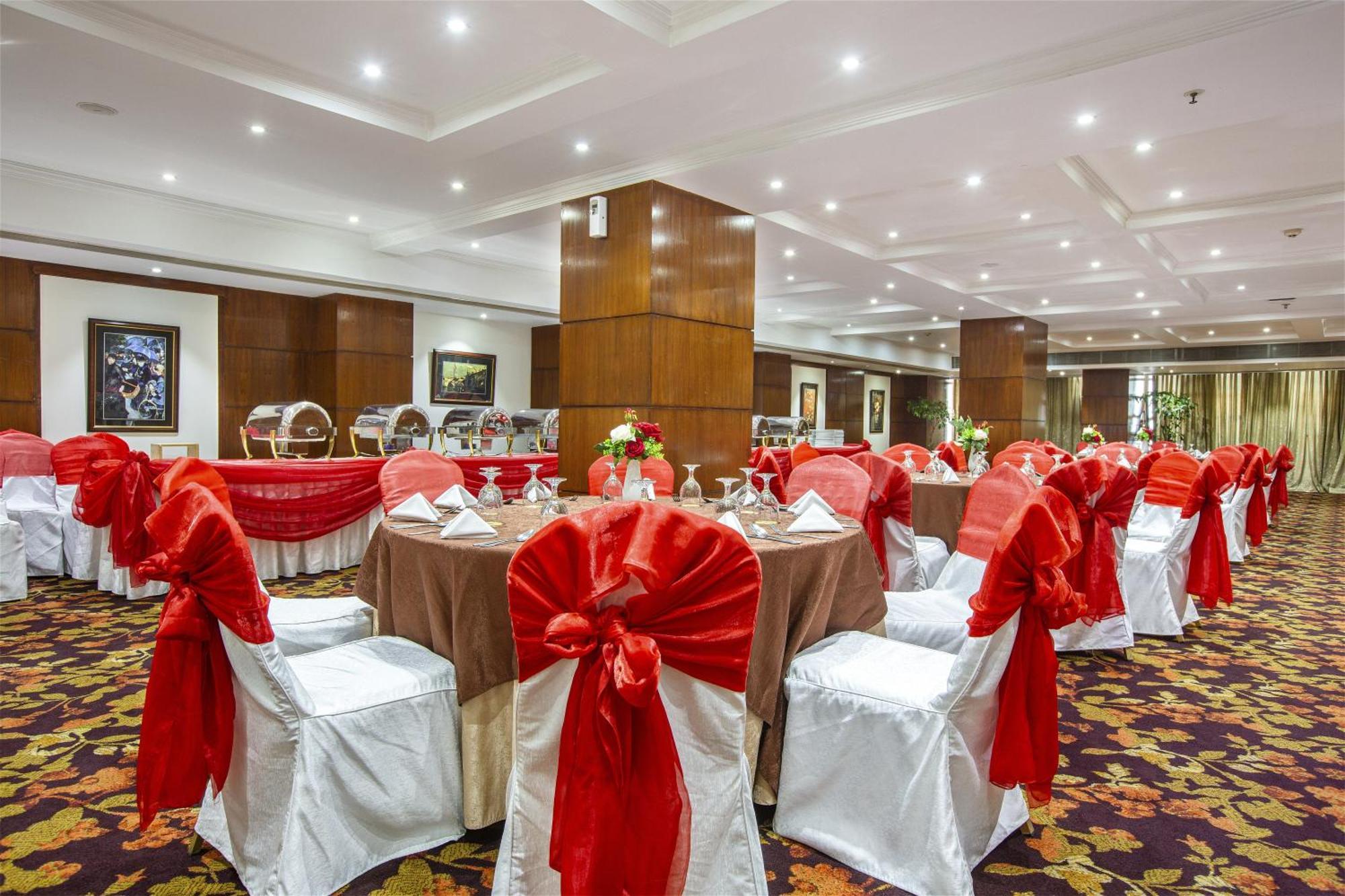 Hotel Sarina Дака Екстериор снимка