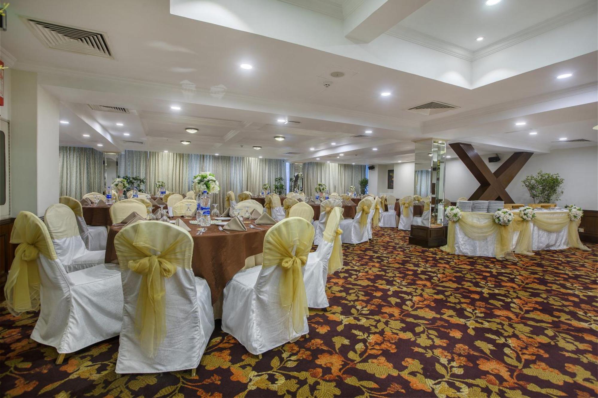 Hotel Sarina Дака Екстериор снимка