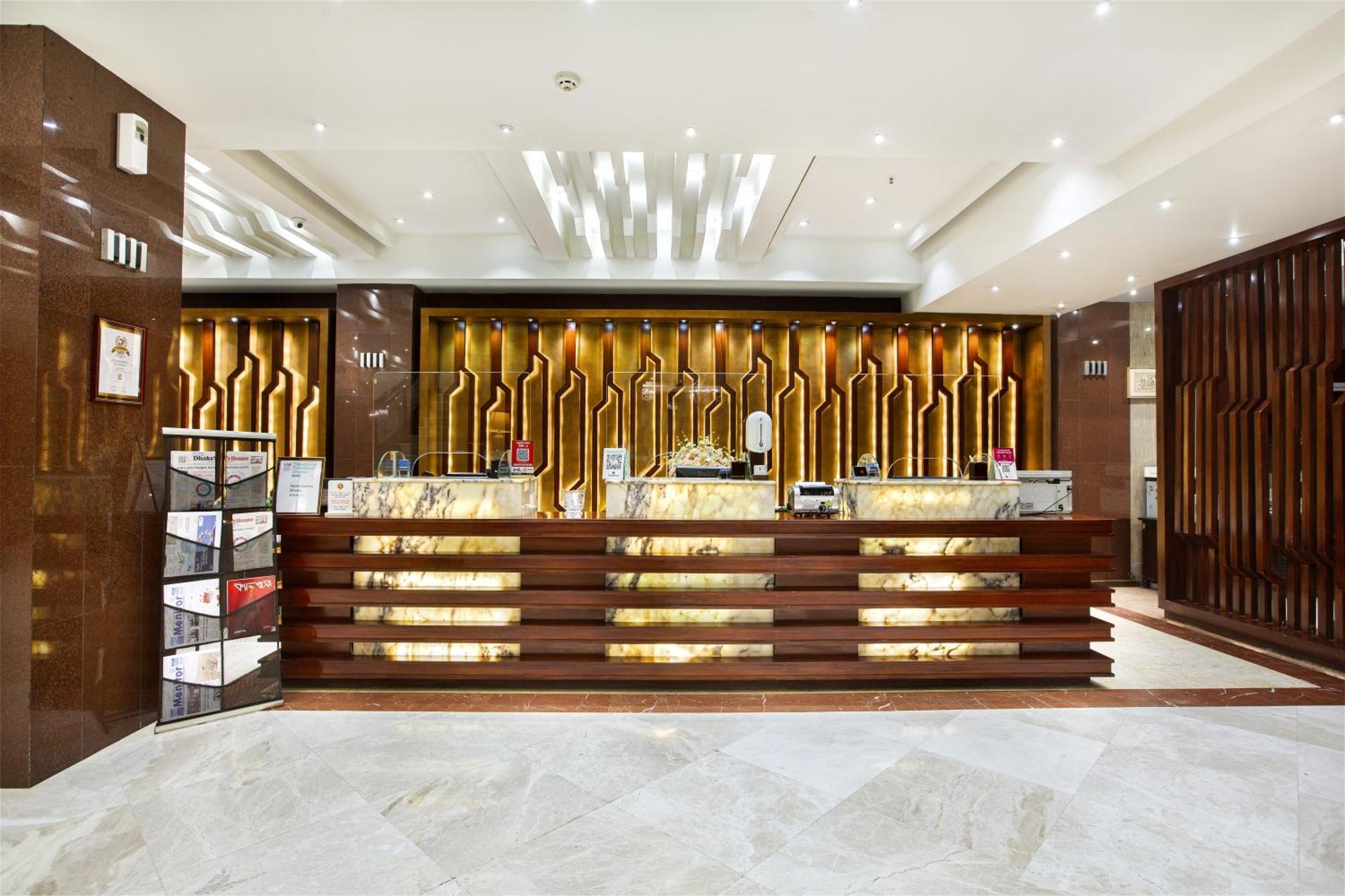 Hotel Sarina Дака Екстериор снимка