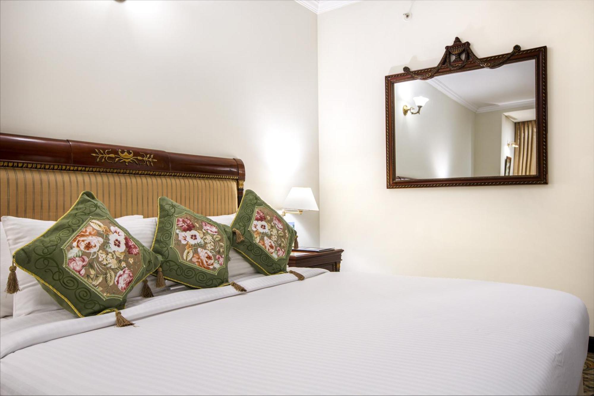 Hotel Sarina Дака Екстериор снимка