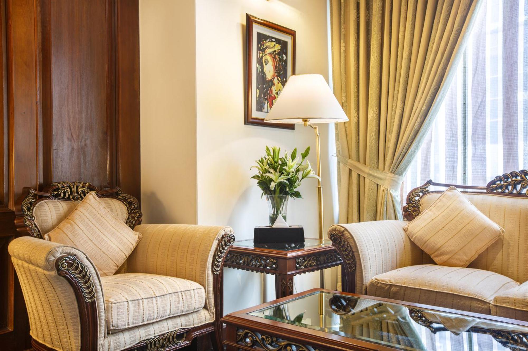 Hotel Sarina Дака Екстериор снимка